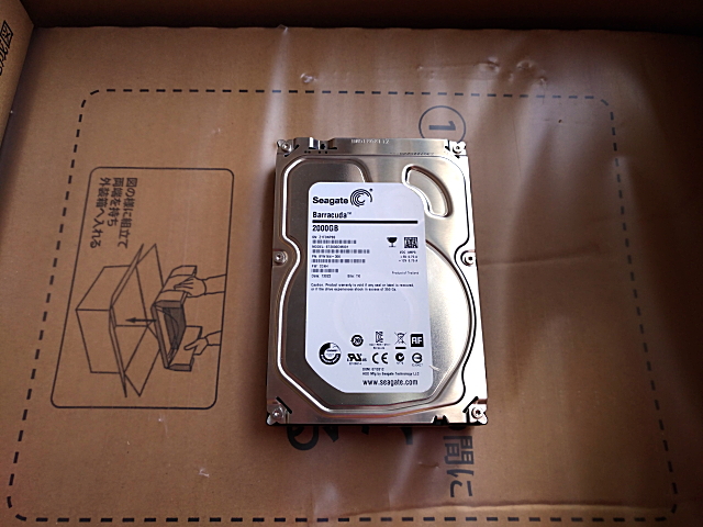 ST2000DM001