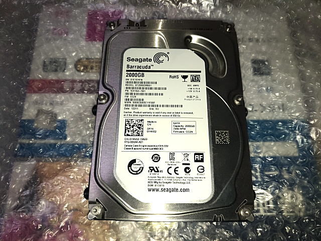 ST2000DM001